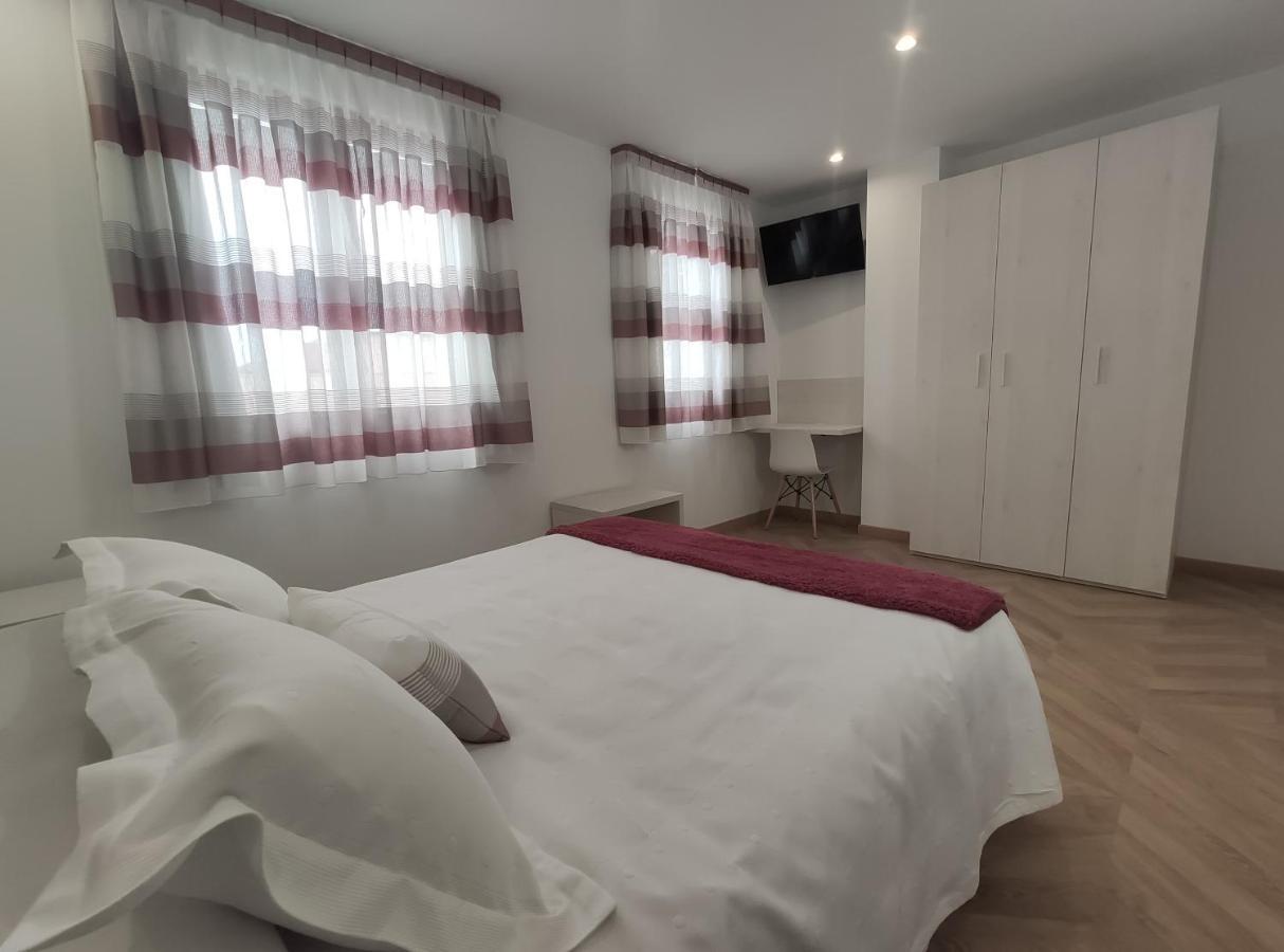 Hostal Oleo Auto Check-In Santander Exterior photo